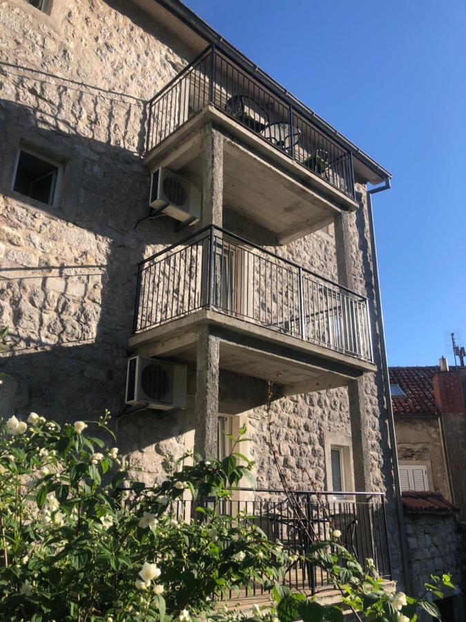 Pavle Apartmani Risan Exterior photo