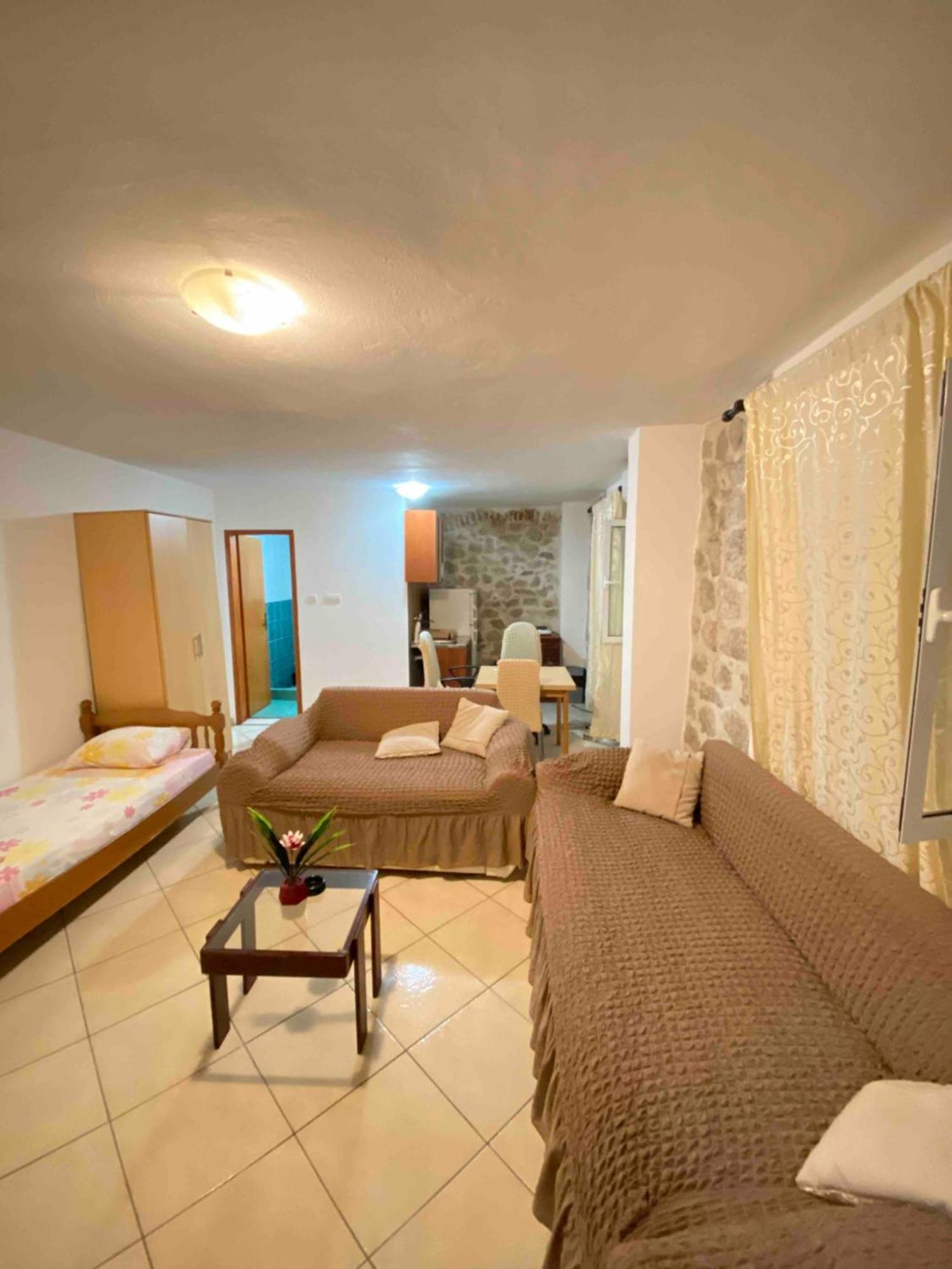 Pavle Apartmani Risan Exterior photo