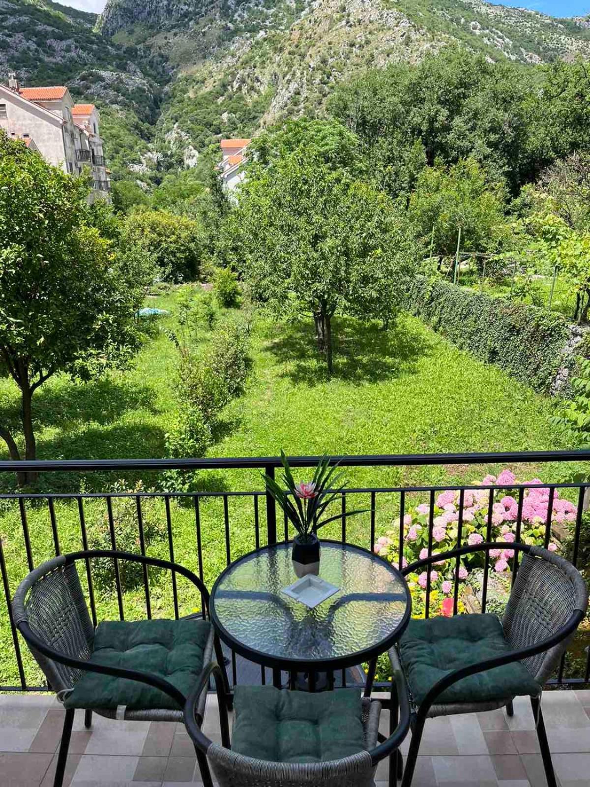 Pavle Apartmani Risan Exterior photo